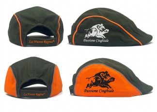 2903007 - CAPPELLO COPPOLA CON RICAMO PASSIONE CINGHIALE - VERDE O VERDE E ARANCIONE - LA NUOVA REGINA