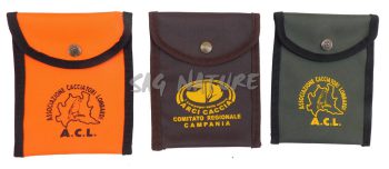 9903013 - PORTADOCUMENTI IN CORDURA ARANCIONE CON LOGO MONOCROMATICO – MIS. 13×16 CM - SAG NATURE - PREZZO IN BASE ALLE QUANTITA', SE DESIDERI QUOTAZIONE invia WhatsApp al +39 3286953793<a href="https://api.whatsapp.com/send?phone=393286953793"><strong>WhatsApp<br>3286953793<br>Da cellulare</strong></a>