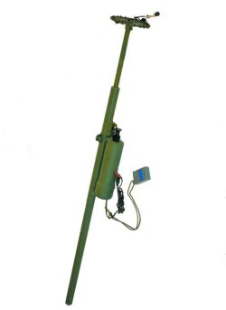 1002052 - RACCHETTA A STANTUFFO CON TELECOMANDO - MATERIALE FERRO E ALLUMINIO - ALTEZZA 62 CM - COLOMBACCIO