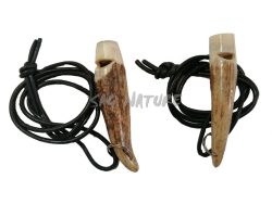 5401013 - FISCHIETTO DOPPIO TONO IN CORNO - COMPLETO DI LACCETTO - LUNGHEZZA 10-11 CM - SAG NATURE