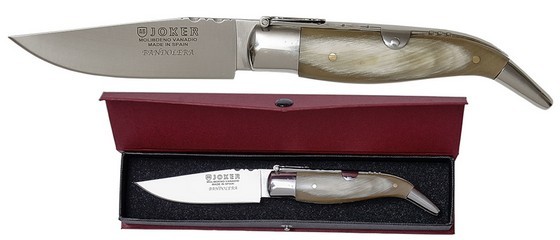 1201145 - COLTELLO CON MANICO CORNO DI TORO LAMA INOX MOLIBDENO VANADIO 8 CM PESO 74 GR - COMPLETO DI ASTUCCIO - JOKER NA120