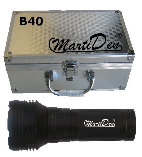 0806234 - LAMPADA-TORCIA B40 MARTIDEN 1147 LM - DISTANZA DI ILLUMINAZIONE 700 MT - C/FODERO E BATTERIE - PESO 435 G - 185X47X75 MM - SAG NATURE