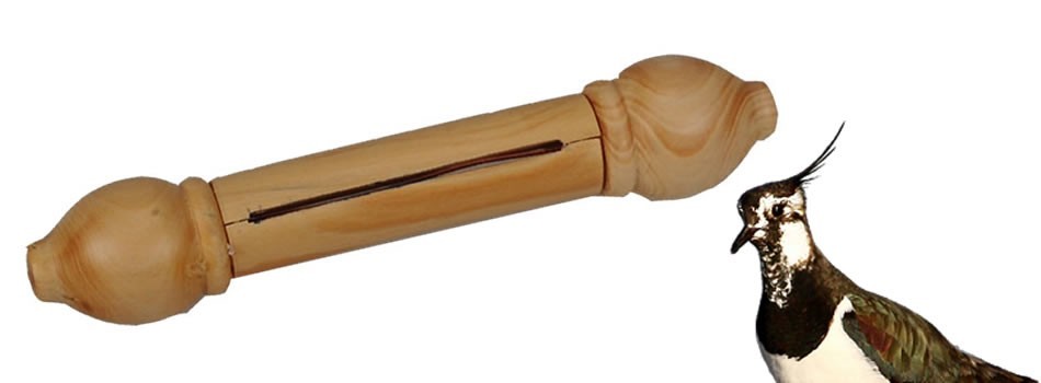 4202008 - RICHIAMO PAVONCELLA - MATERIALE IN LEGNO - LUNGHEZZA 5 CM  - IN BLISTER